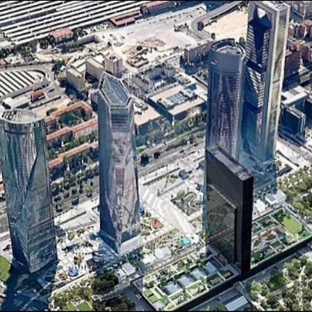 De Frente A 4 Torres, Habitacion Con Bano Madri Exterior foto